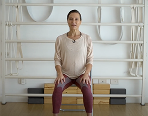 Yoga y meditación online en tiempos de tele-trabajo / Capítulo IV: LIBERANDO TENSIONES DE LA ESPALDA BAJA